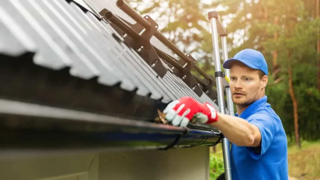 Cleaning gutters